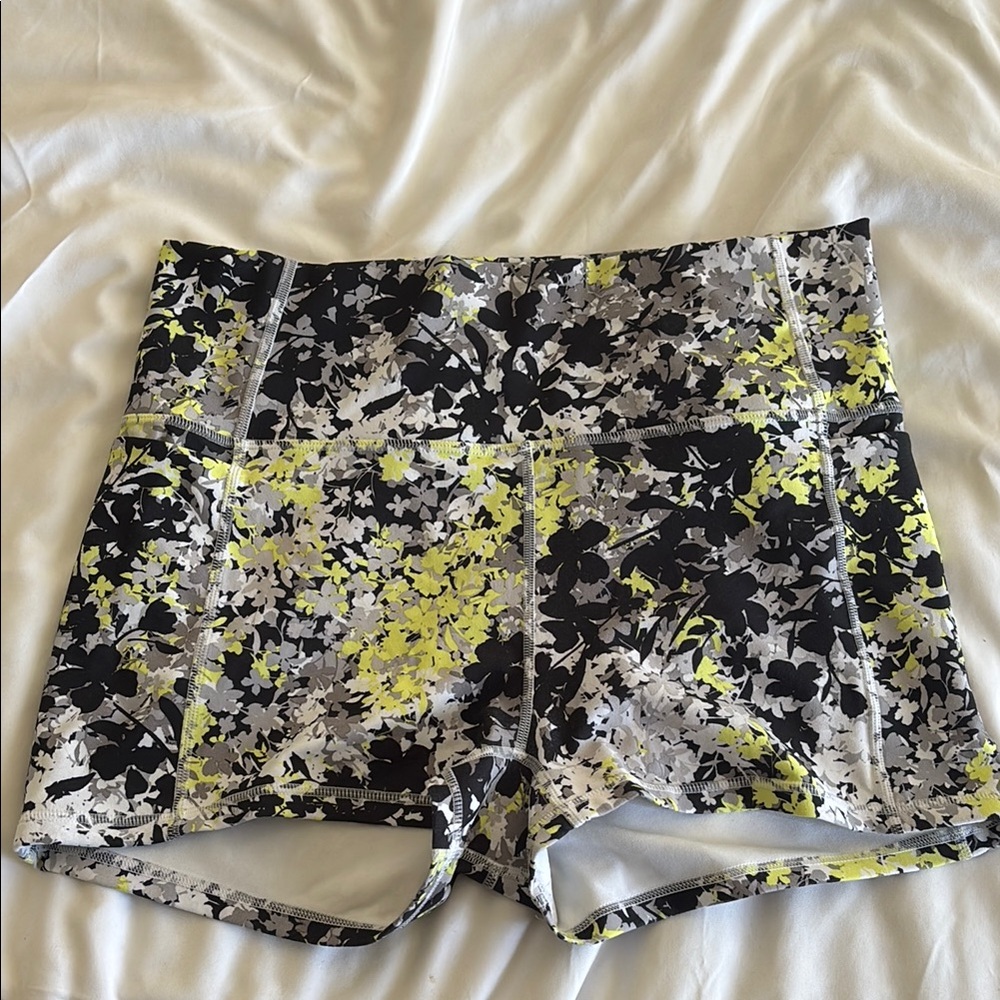 Fabletics Oasis High Waisted 2” Pocket Shorts